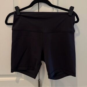 Lululemon Align 8” Women’s Black shorts size 10